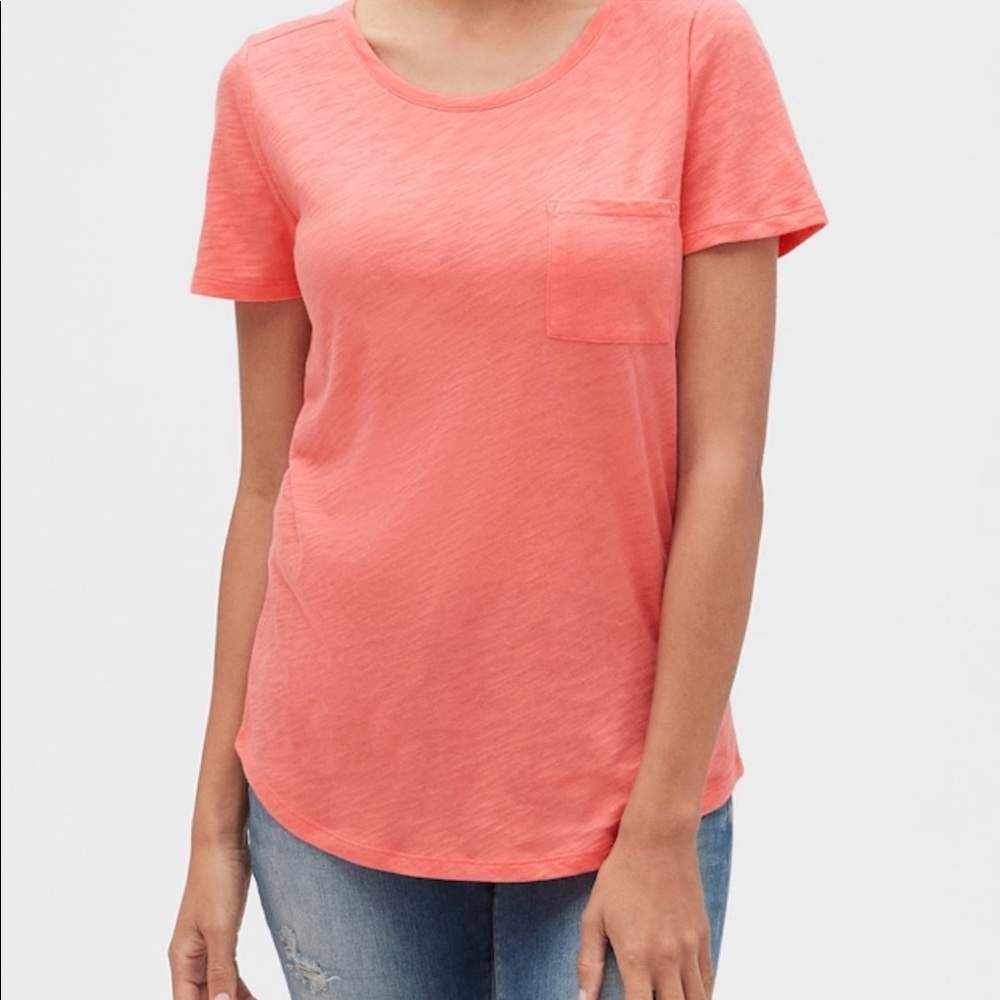 GAP CREWNECK SHORT SLEEVES T-SHIRT 👚